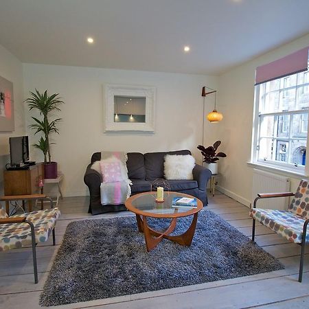 Old Town Castle View Apartment Эдинбург Экстерьер фото